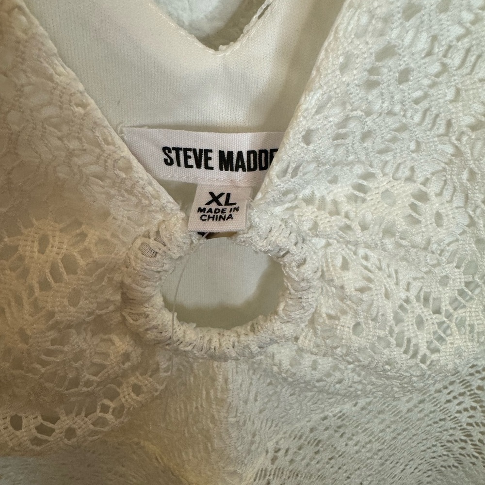 Steve Madden Lace Ruffle Keyhole Cropped Top - Picture 5 of 5